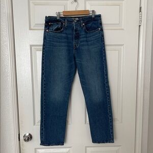 Levi’s premium wedgie straight medium blue wash 30